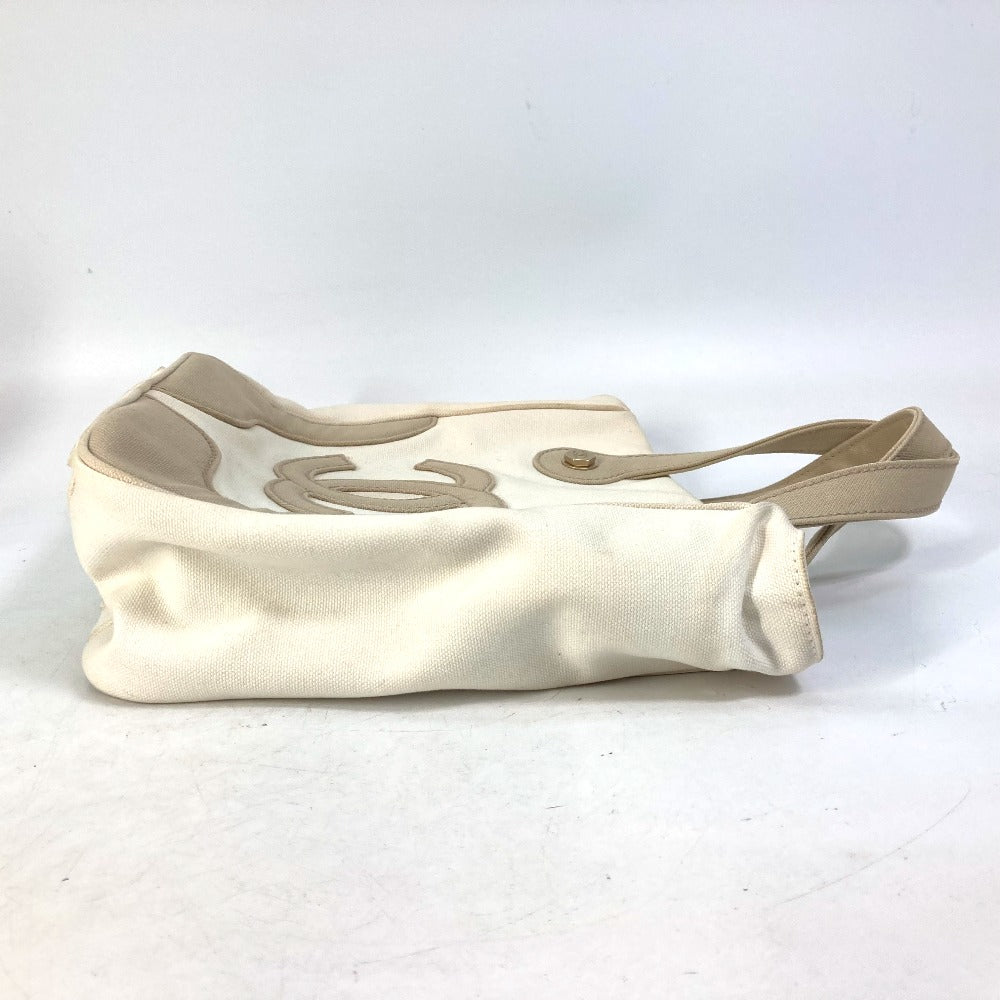 Sac à main vintage Chanel Shawl Cc Coma Marque Marshmallow