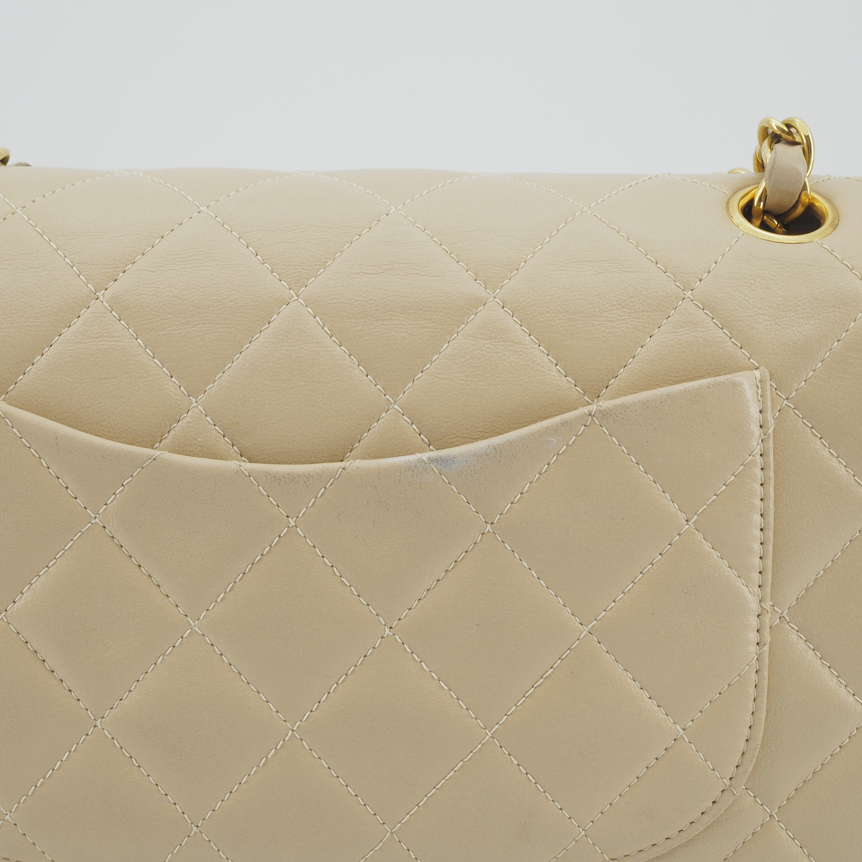 Timeless 25 Beige Shoulder bags CHANEL Neutrals Leather